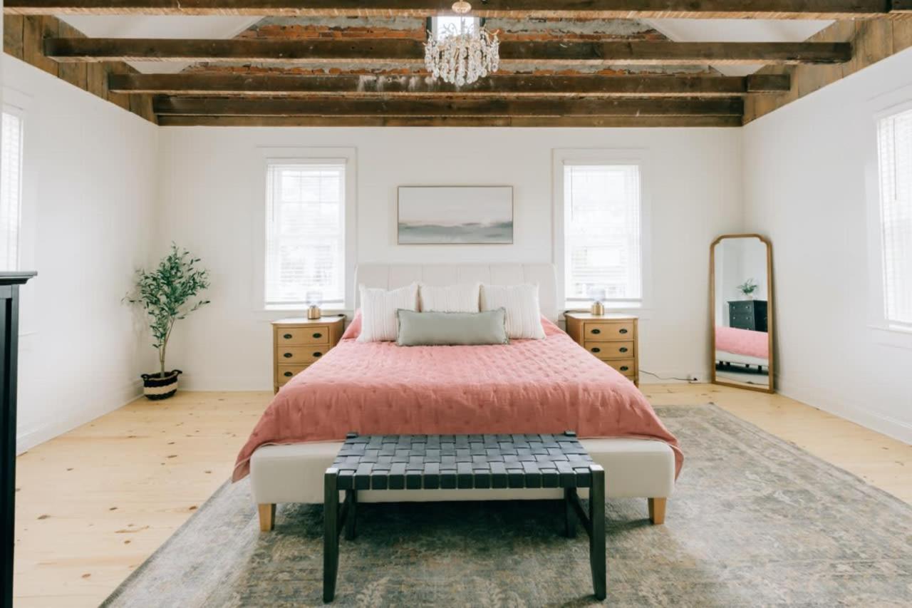 Newly Renovated Vintage Inspired Large 4 Bedroom Home Mount Joy Luaran gambar